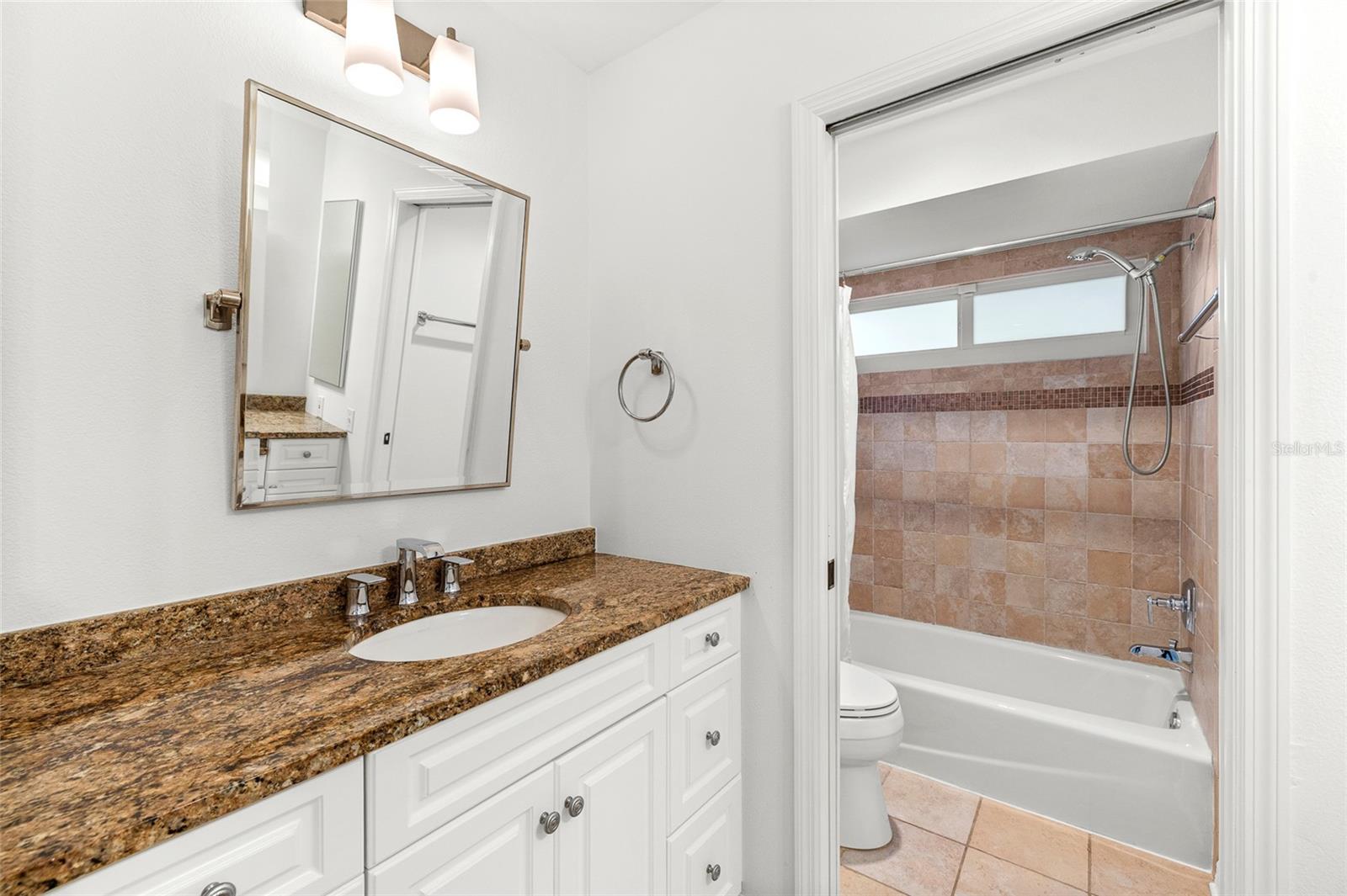 Image 31 of 46 For 4404 Azeele Street