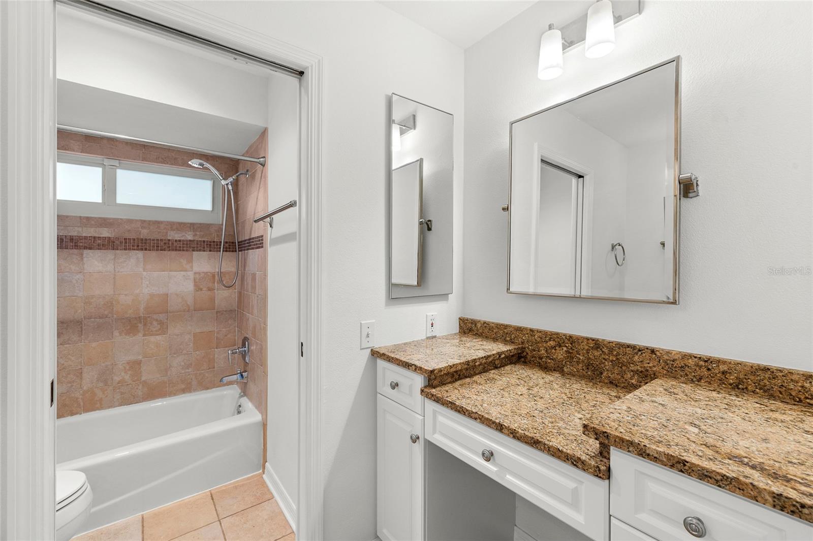 Image 32 of 46 For 4404 Azeele Street