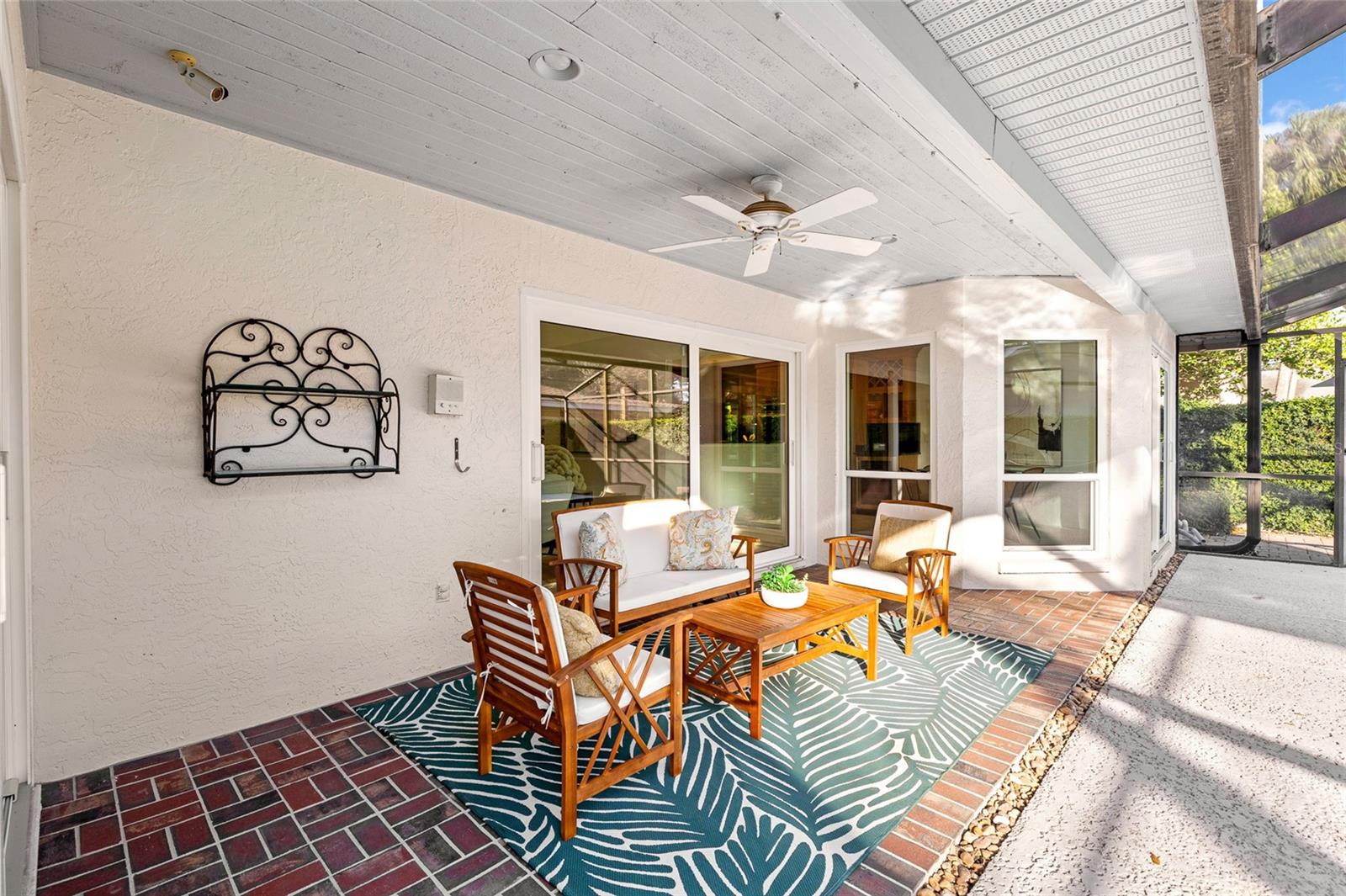 Image 36 of 46 For 4404 Azeele Street