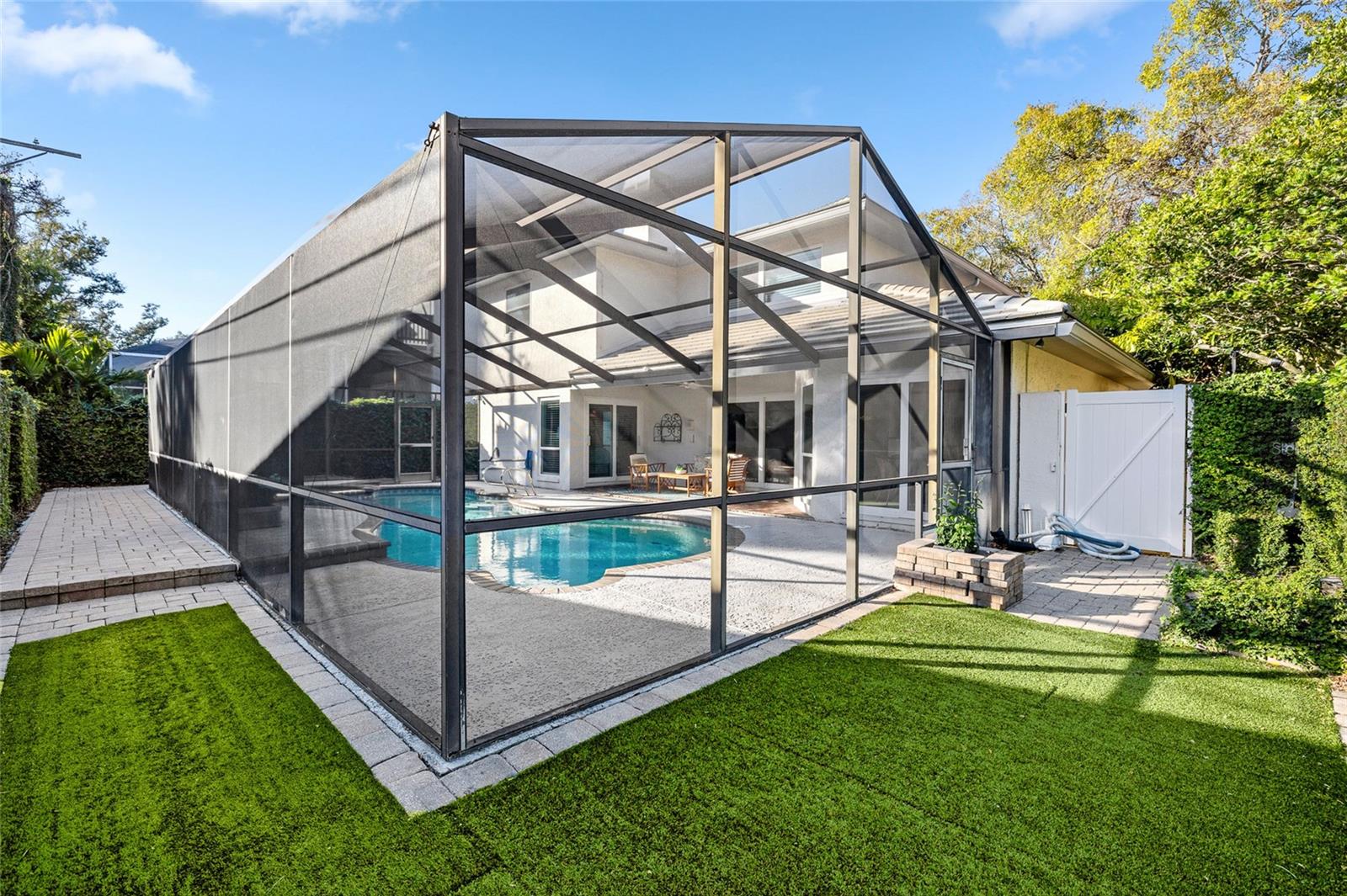 Image 39 of 46 For 4404 Azeele Street