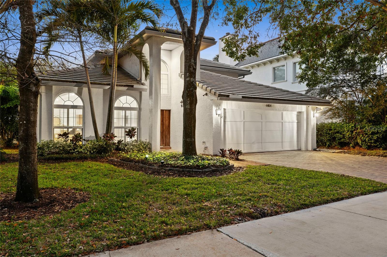 Image 40 of 46 For 4404 Azeele Street