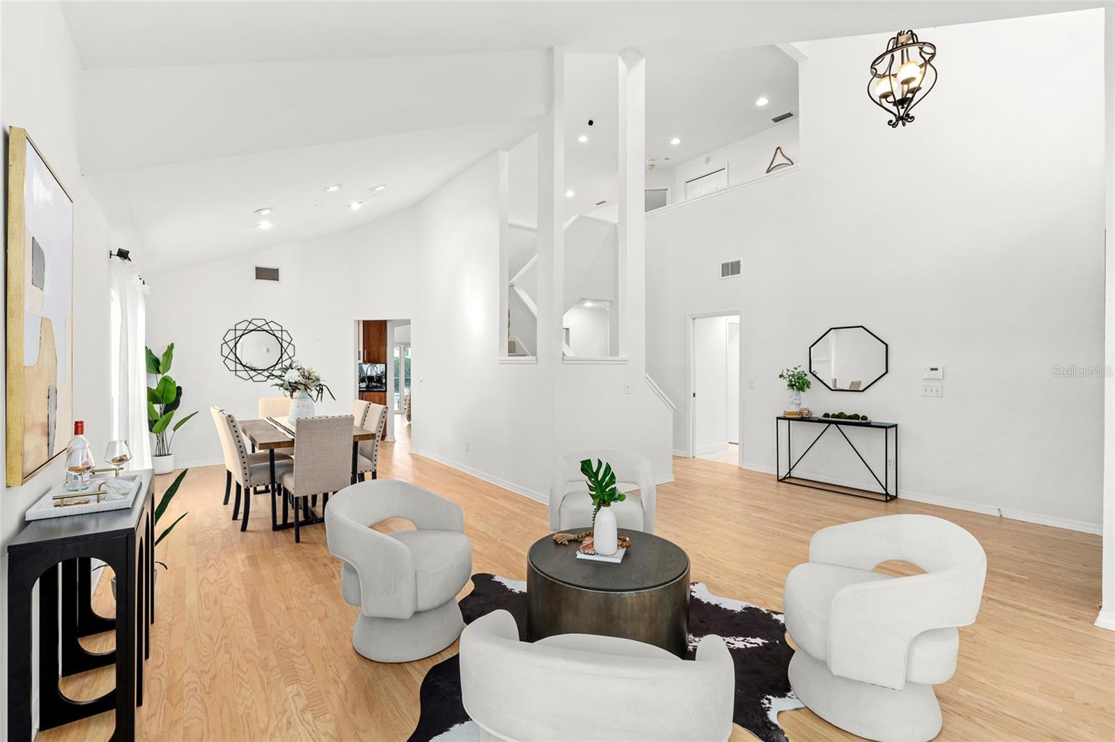 Image 6 of 46 For 4404 Azeele Street