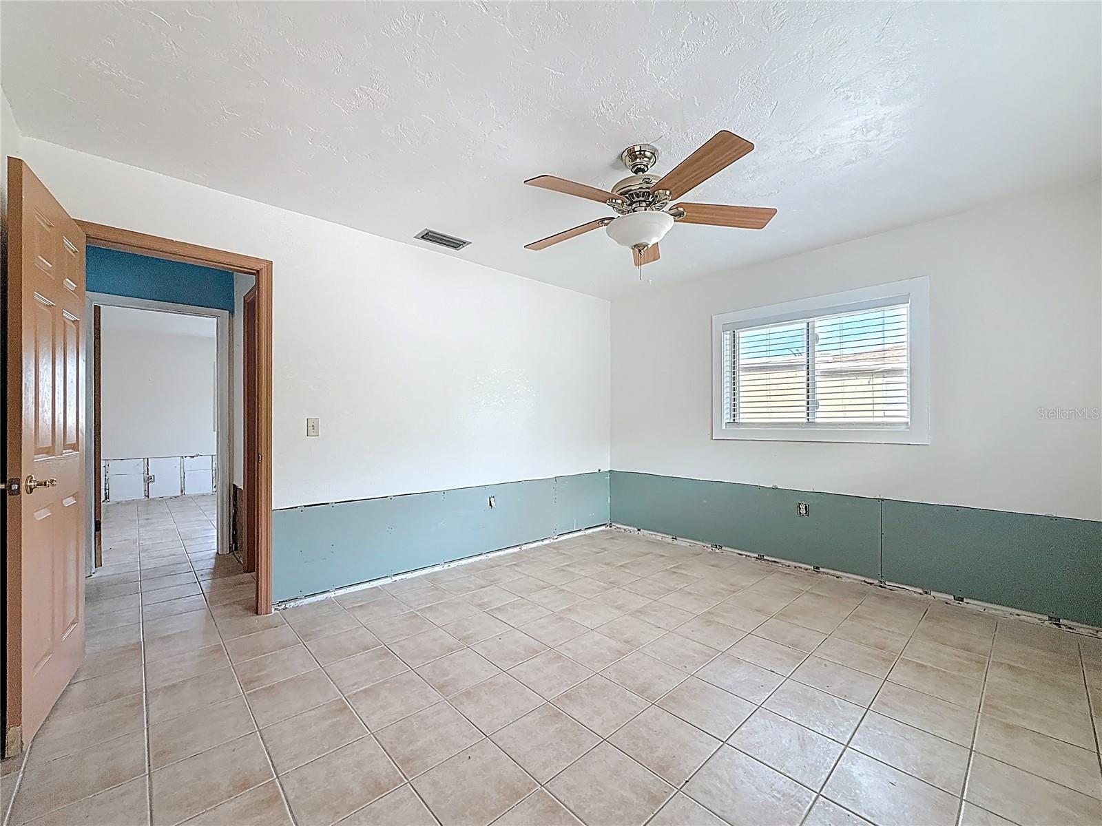 Image 25 of 46 For 4869 Shell Stream Boulevard