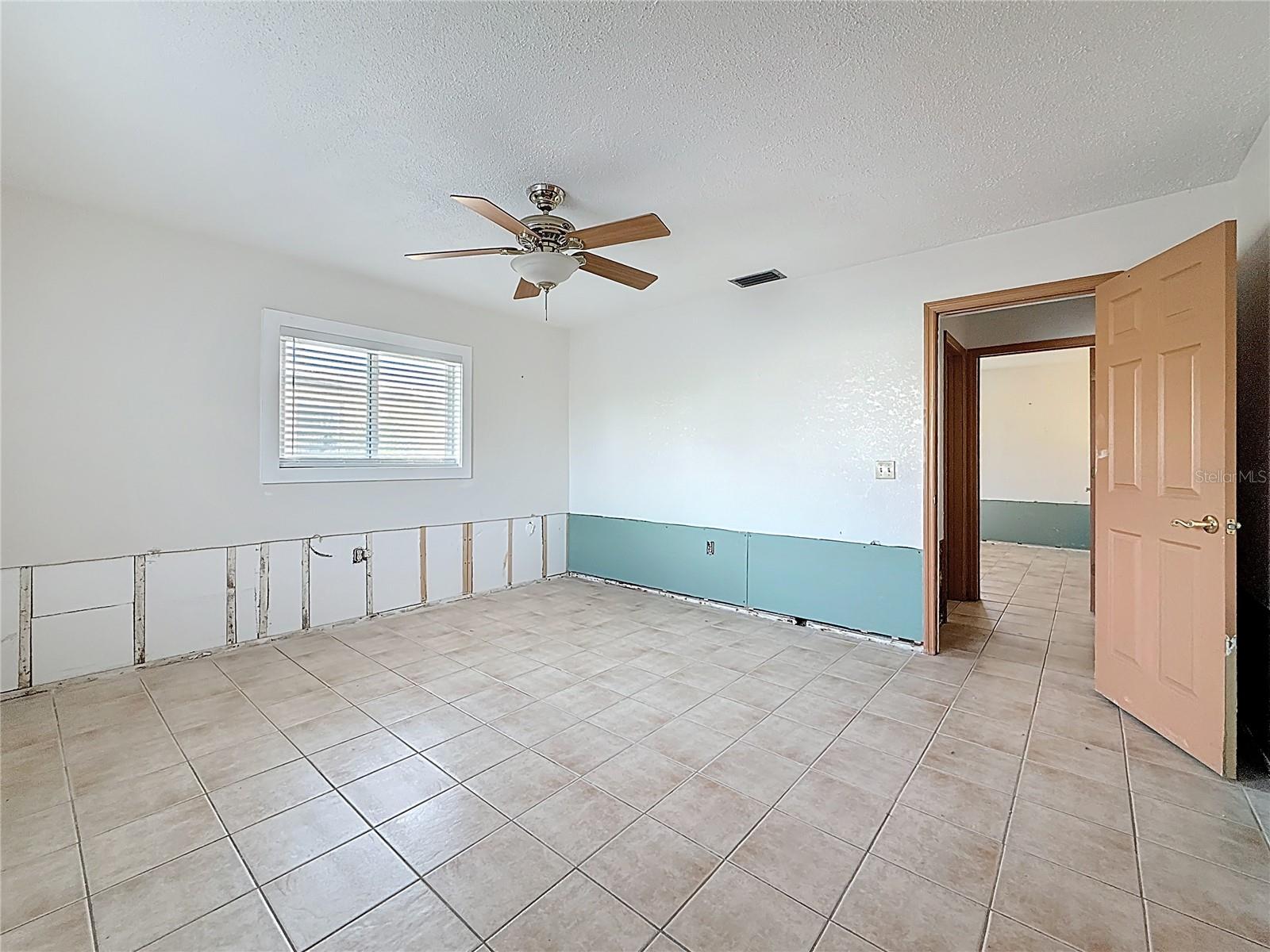 Image 27 of 46 For 4869 Shell Stream Boulevard