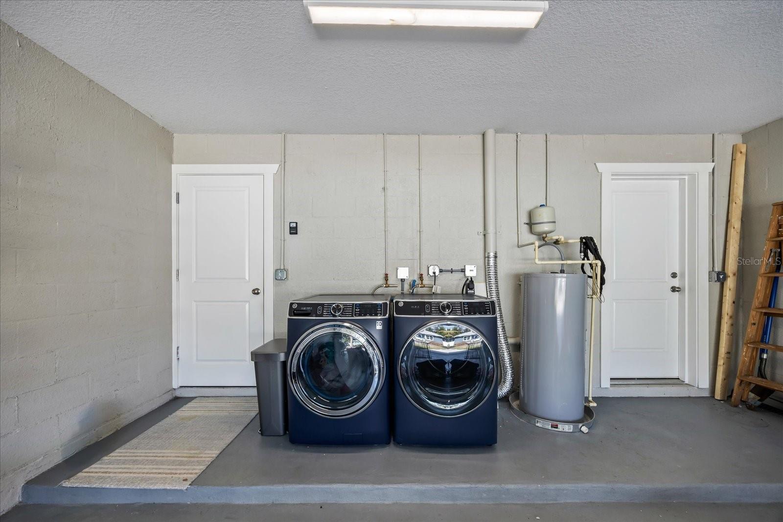 Image 20 of 41 For 1227 Sedeeva Circle S