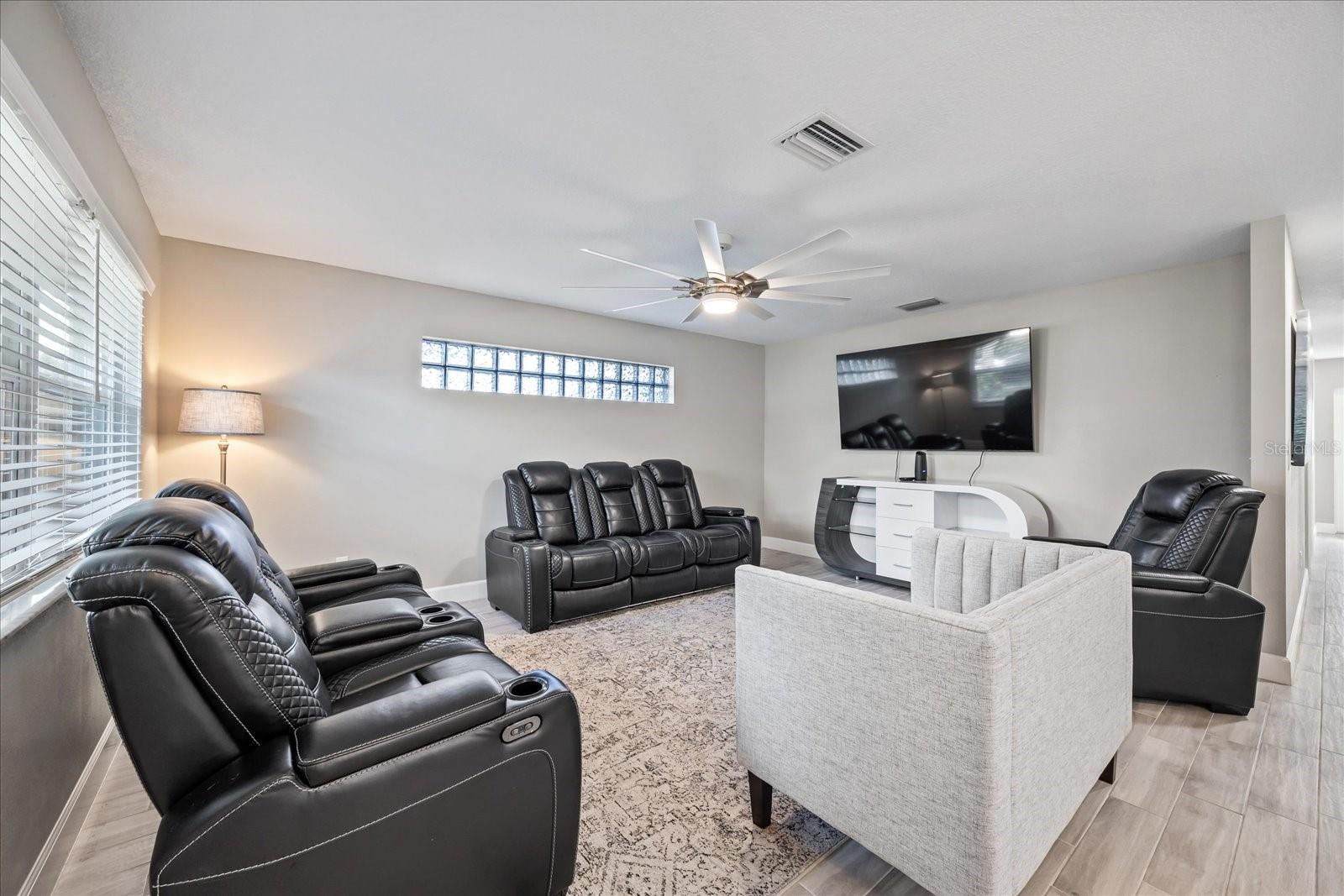 Image 3 of 41 For 1227 Sedeeva Circle S