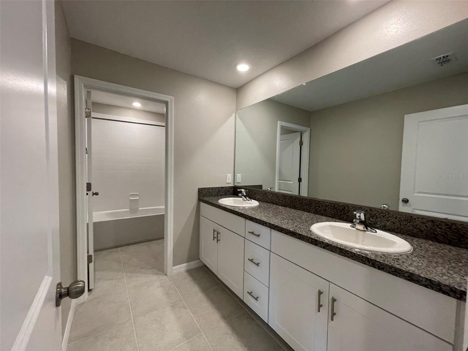 Image 19 of 21 For 31796 Sun Kettle Loop