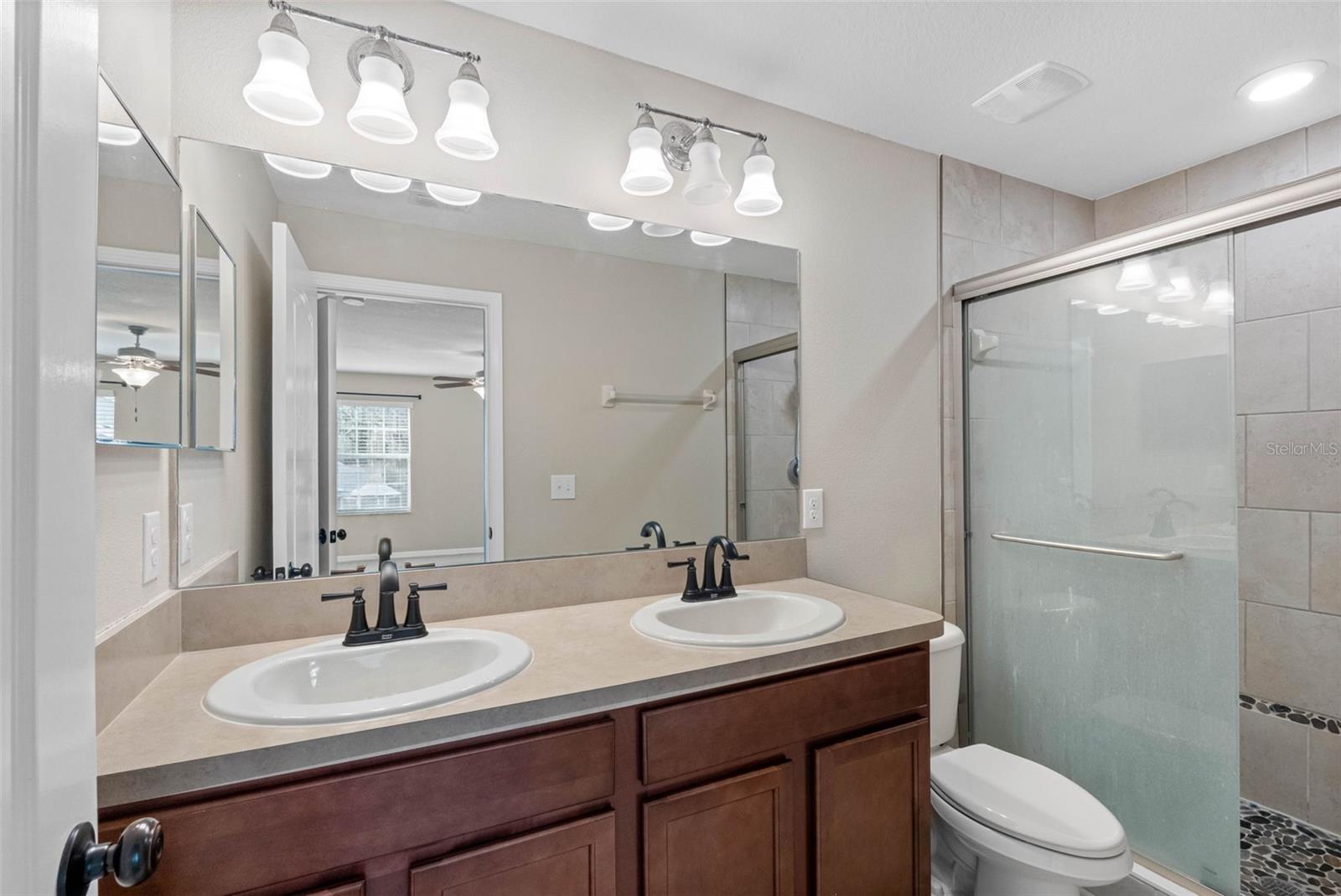 Image 21 of 42 For 6324 Torrington Circle