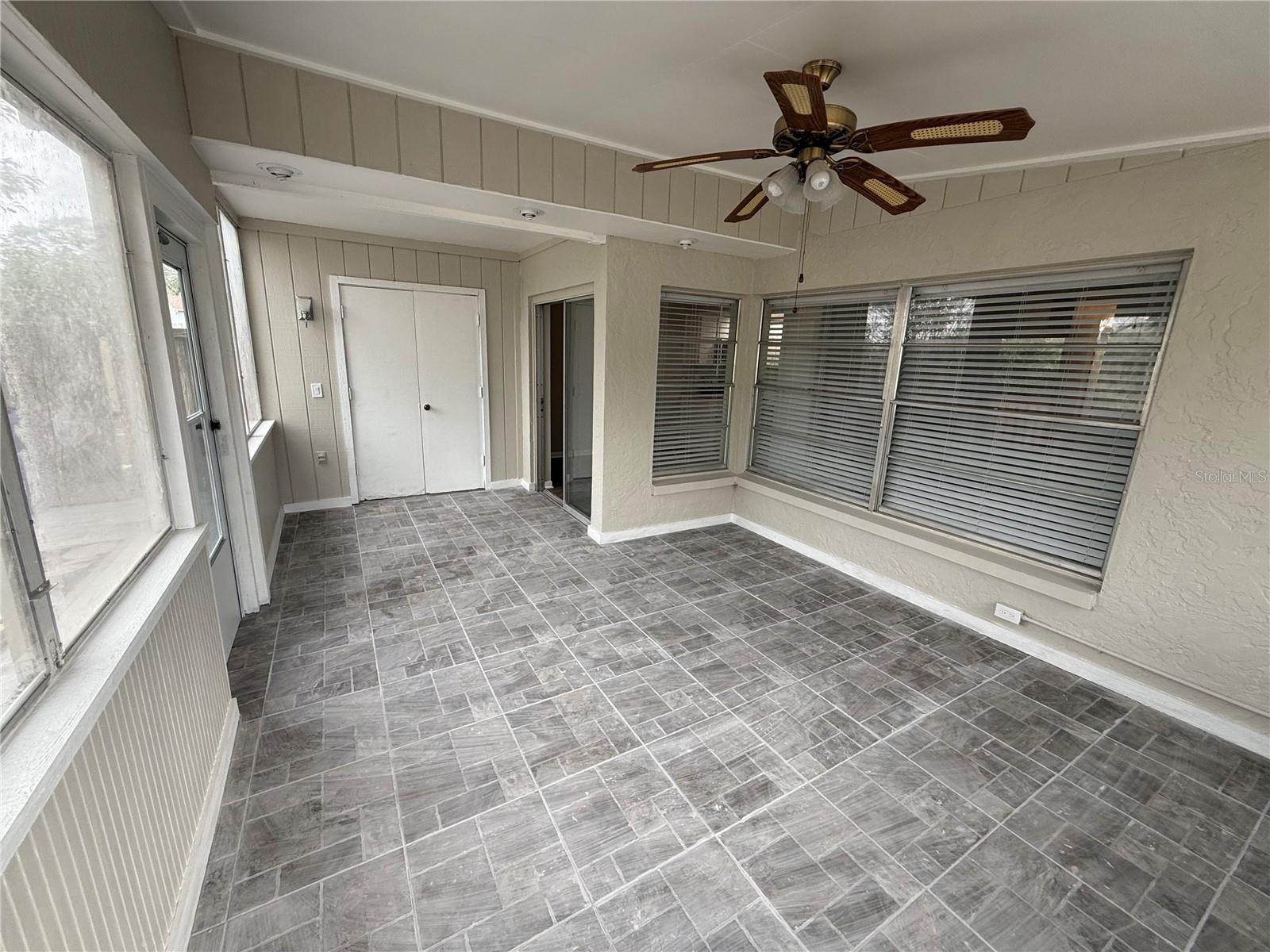 Image 27 of 34 For 14731 Pine Glen Circle