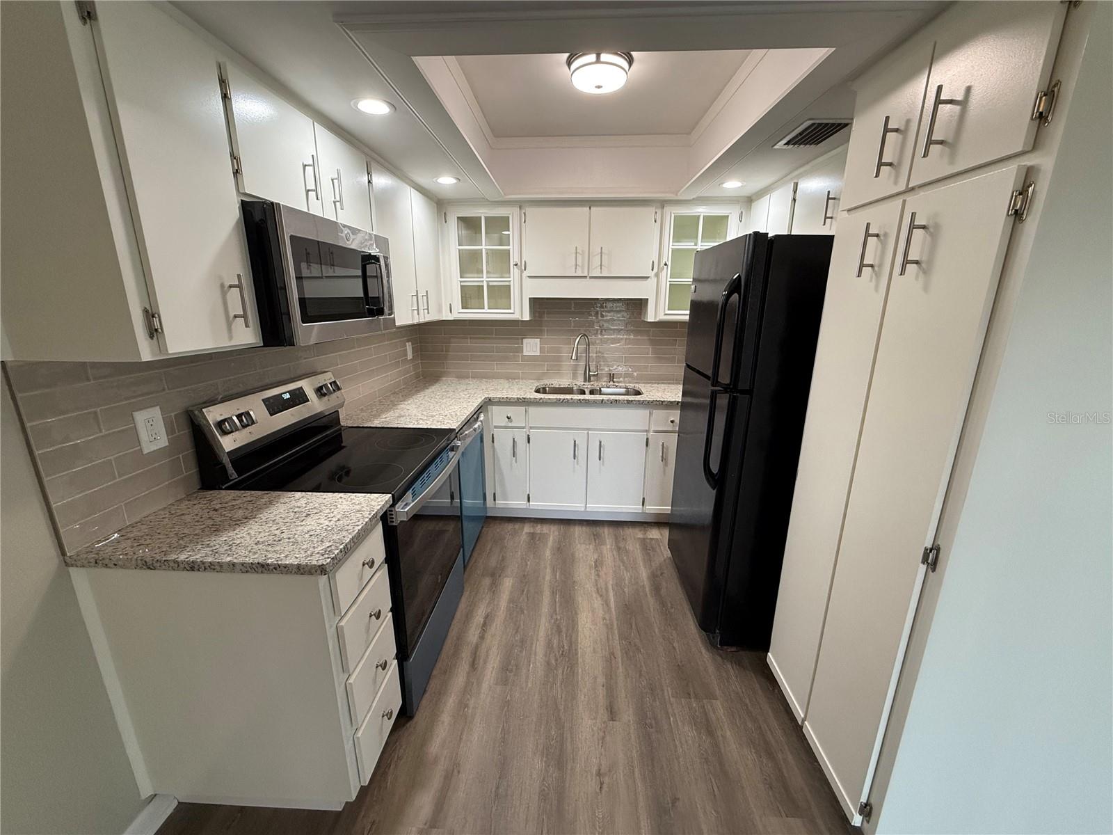 Image 6 of 34 For 14731 Pine Glen Circle