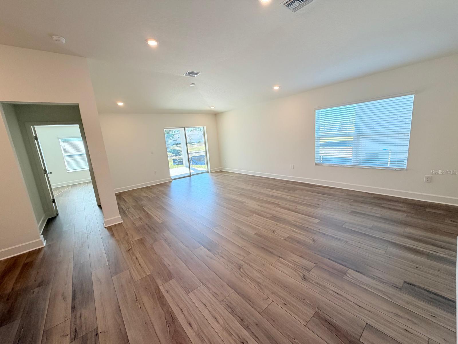 Image 5 of 29 For 10423 Plumbago Lane