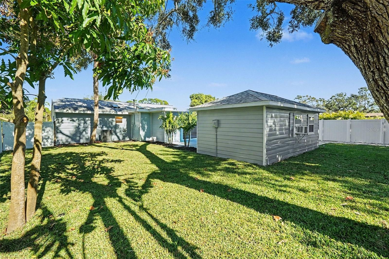 Image 10 of 86 For 2616 Fairway Avenue S