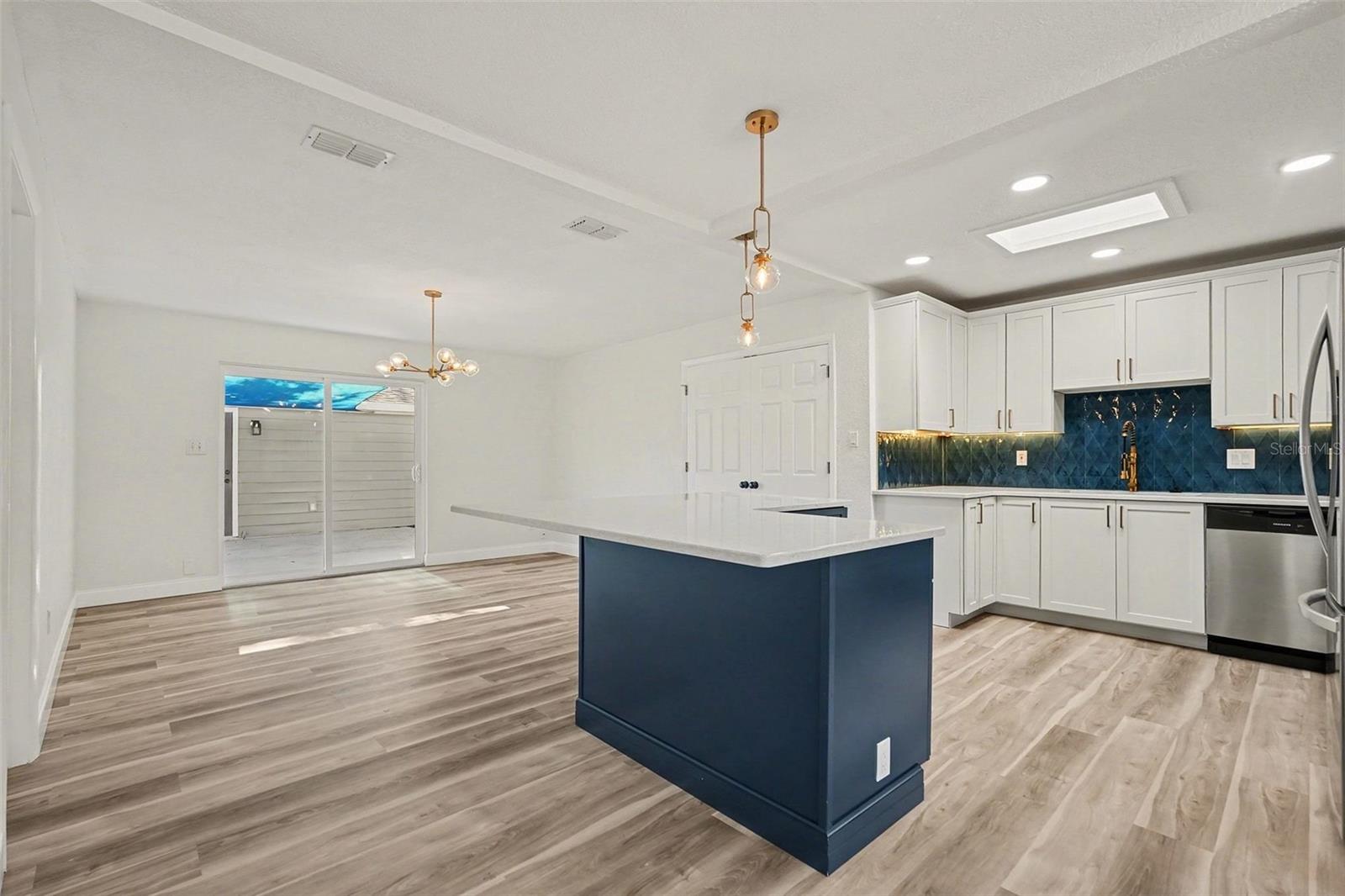 Image 19 of 86 For 2616 Fairway Avenue S