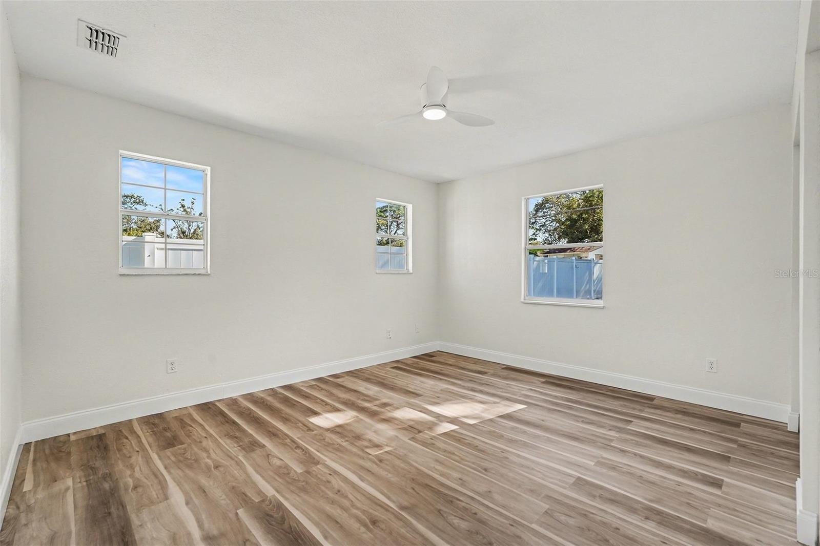 Image 32 of 86 For 2616 Fairway Avenue S