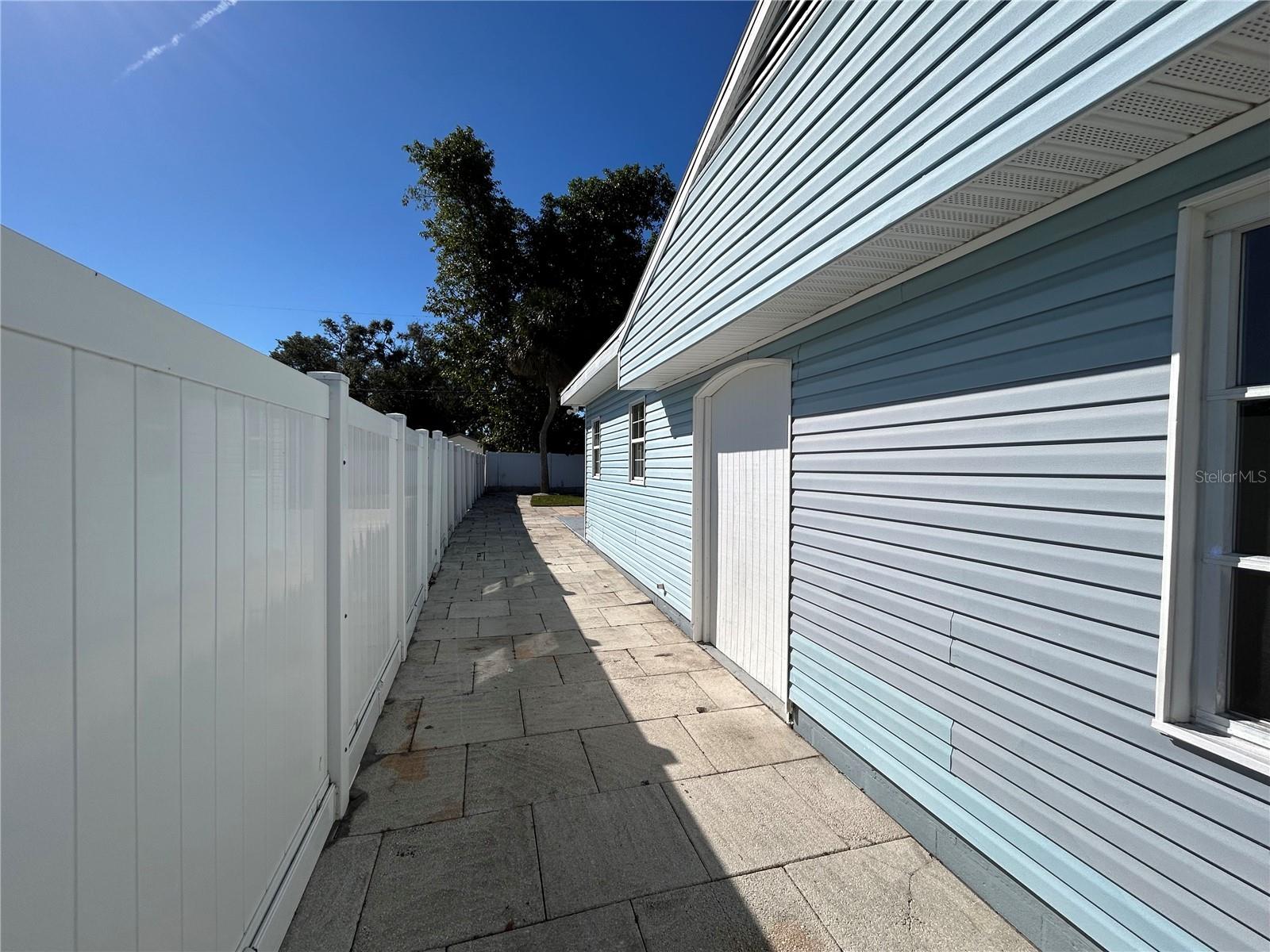 Image 70 of 86 For 2616 Fairway Avenue S