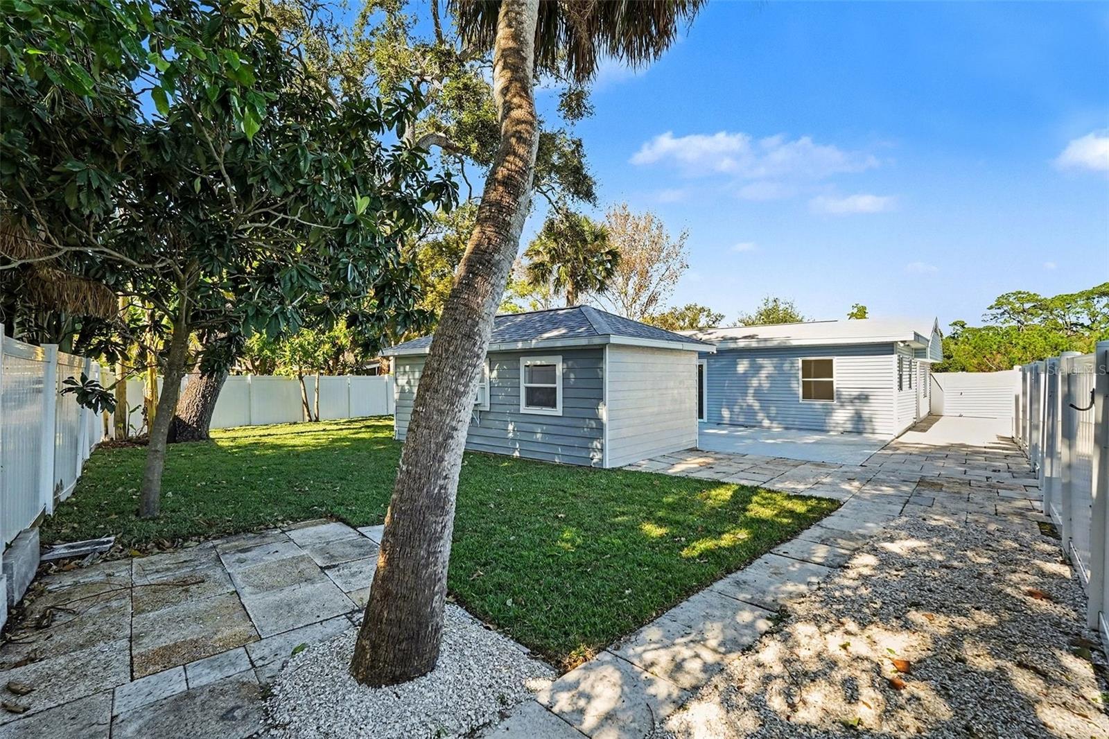 Image 9 of 86 For 2616 Fairway Avenue S