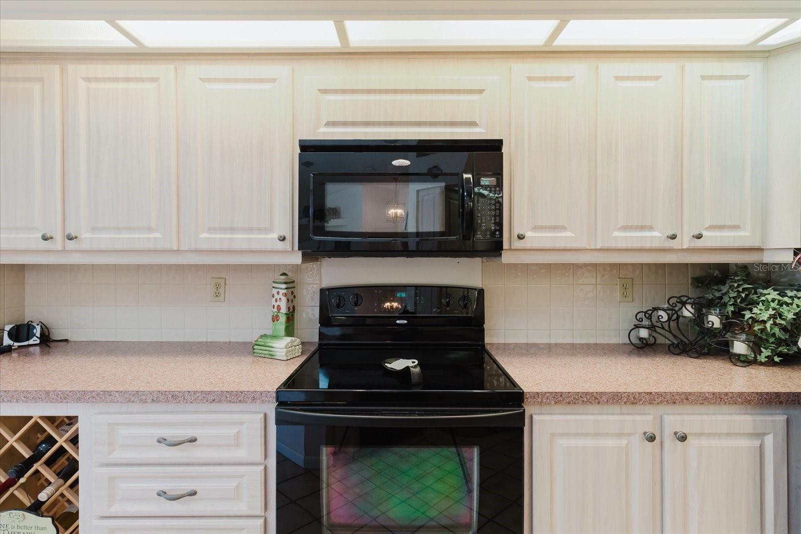 Image 23 of 90 For 802 Centerwood Drive