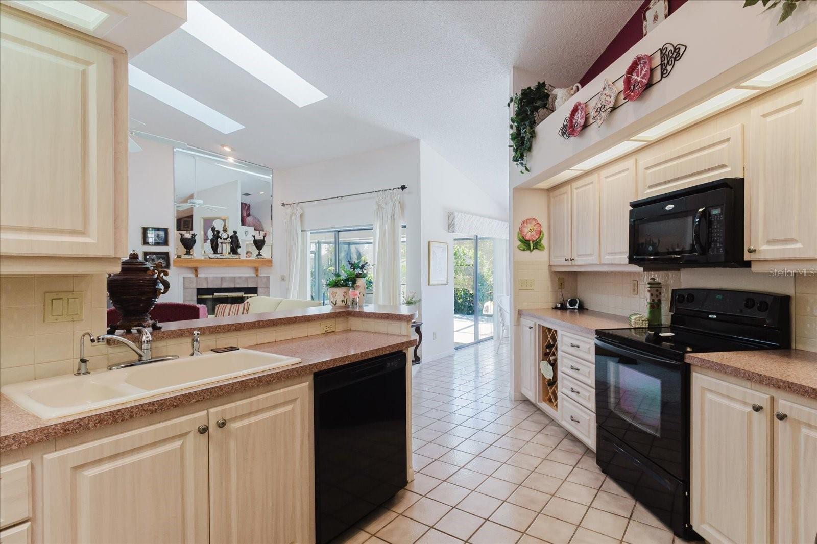 Image 25 of 90 For 802 Centerwood Drive