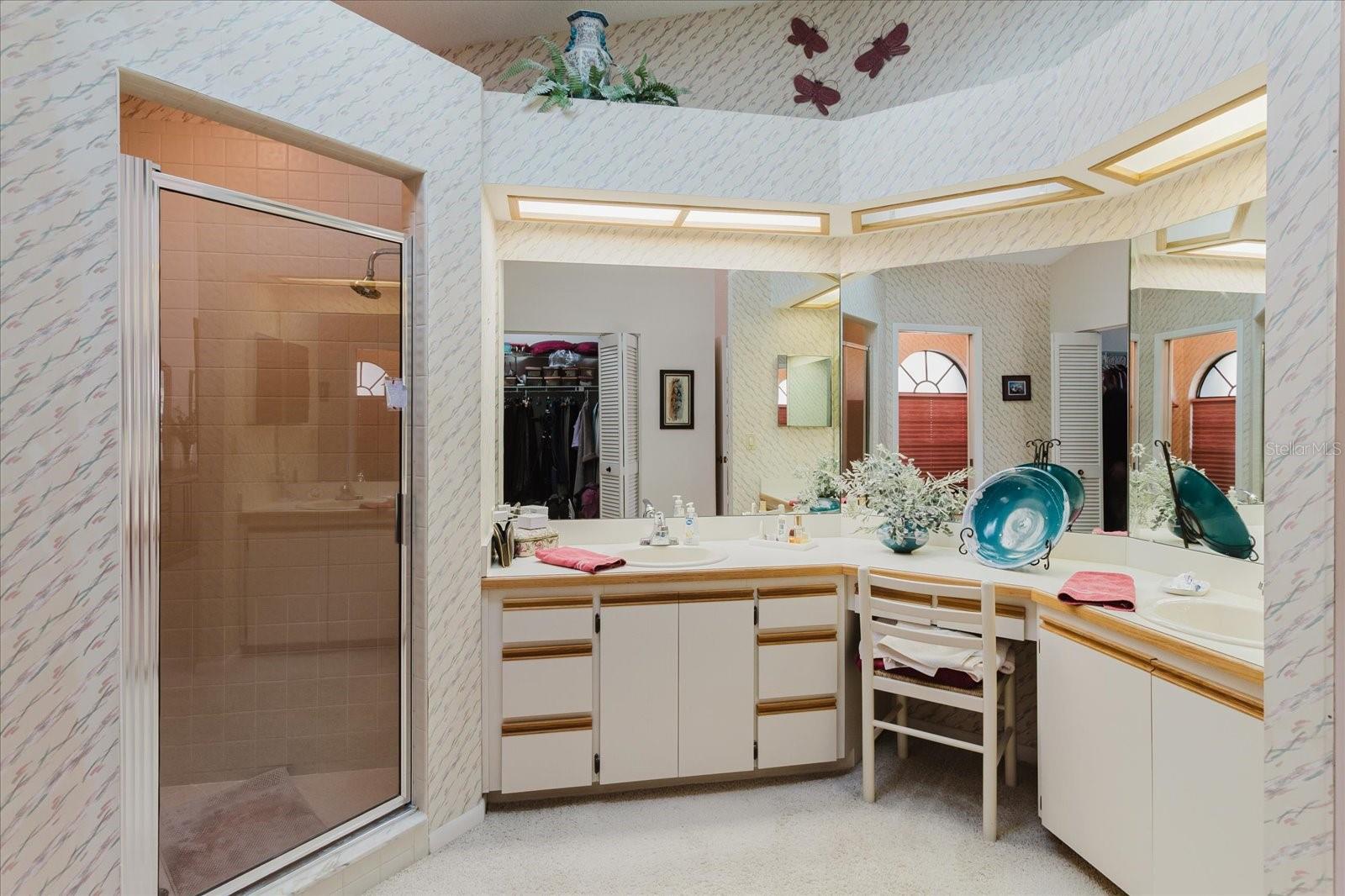 Image 37 of 90 For 802 Centerwood Drive