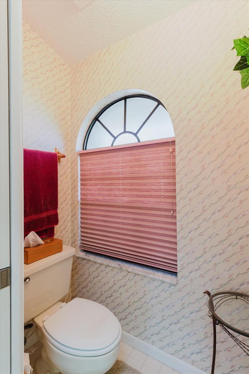 Image 39 of 90 For 802 Centerwood Drive