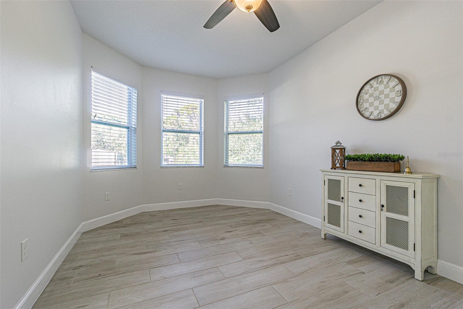 Image 11 of 42 For 12508 Glenna Avenue