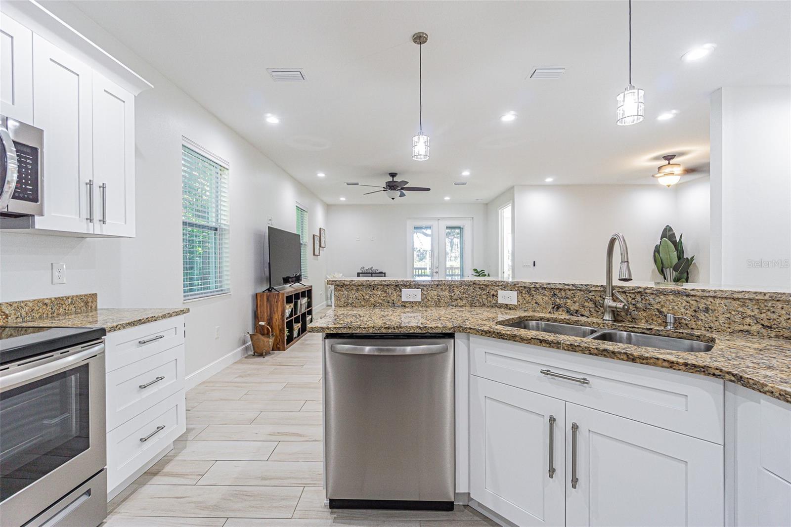 Image 16 of 42 For 12508 Glenna Avenue