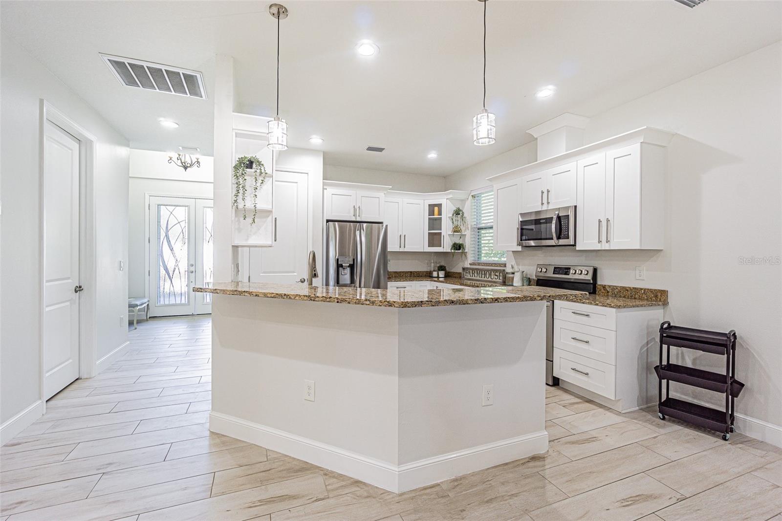 Image 19 of 42 For 12508 Glenna Avenue