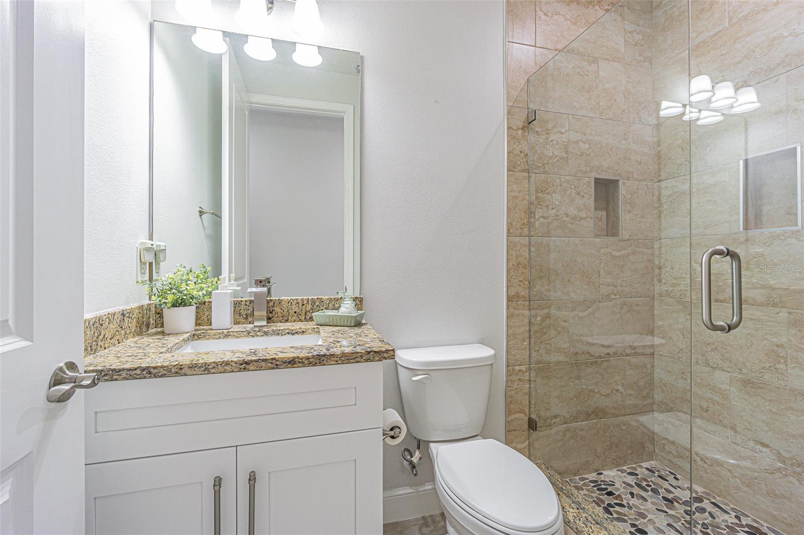 Image 20 of 42 For 12508 Glenna Avenue