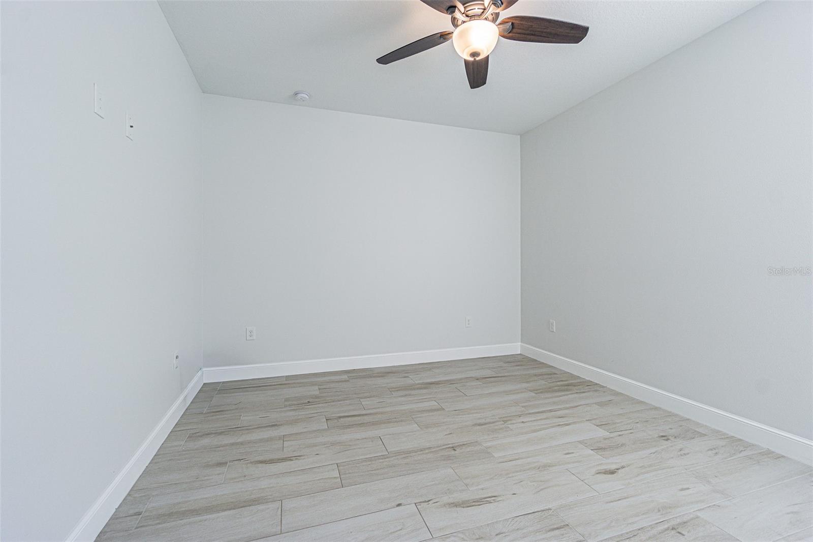 Image 24 of 42 For 12508 Glenna Avenue