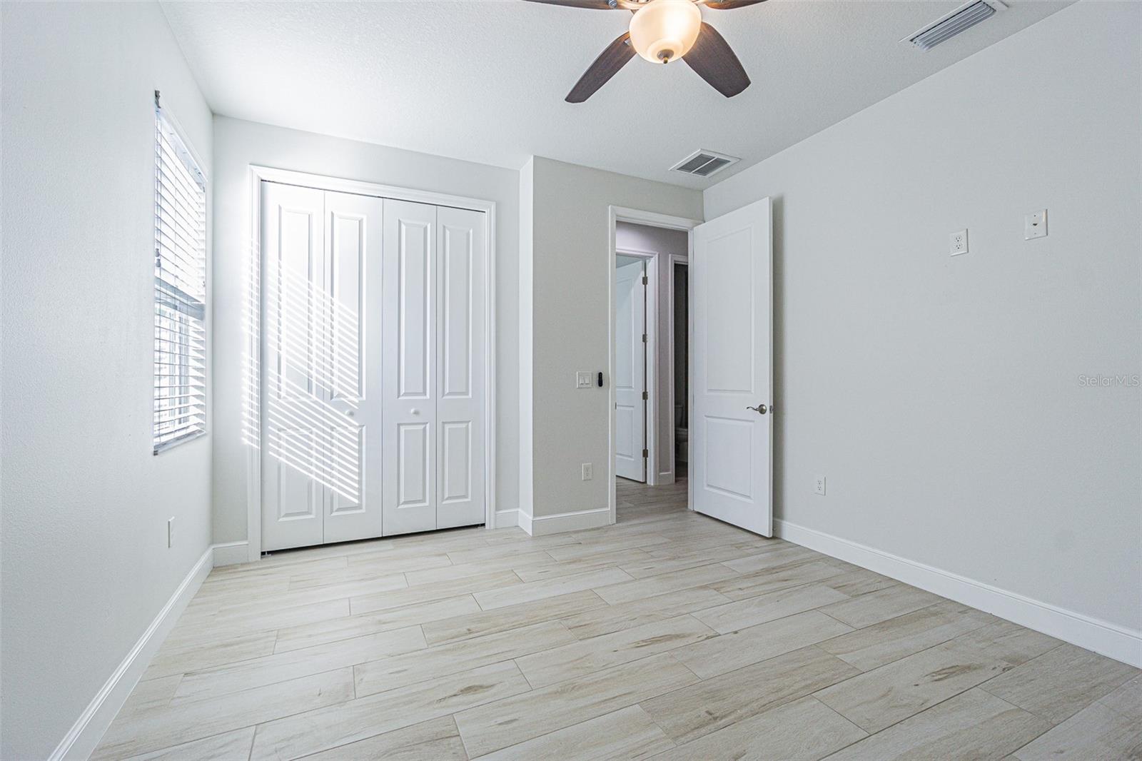 Image 25 of 42 For 12508 Glenna Avenue