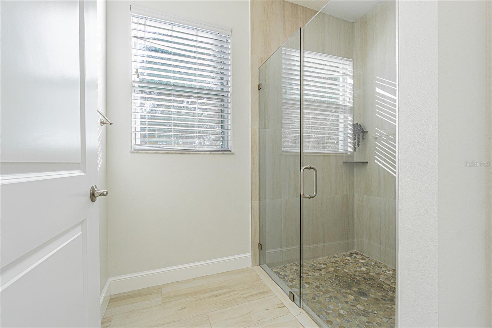 Image 31 of 42 For 12508 Glenna Avenue