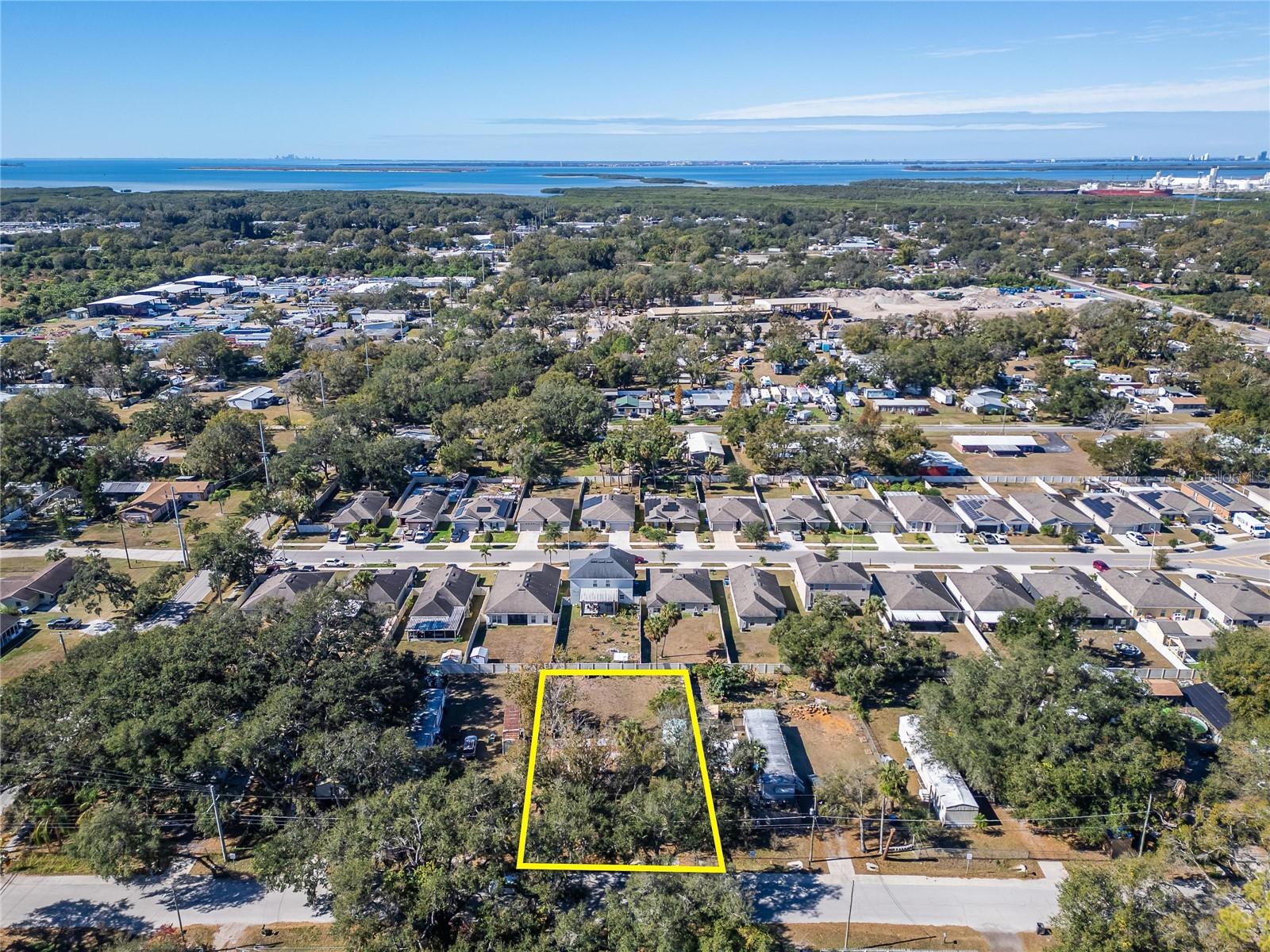 Image 2 of 13 For 10419 Alafia Street