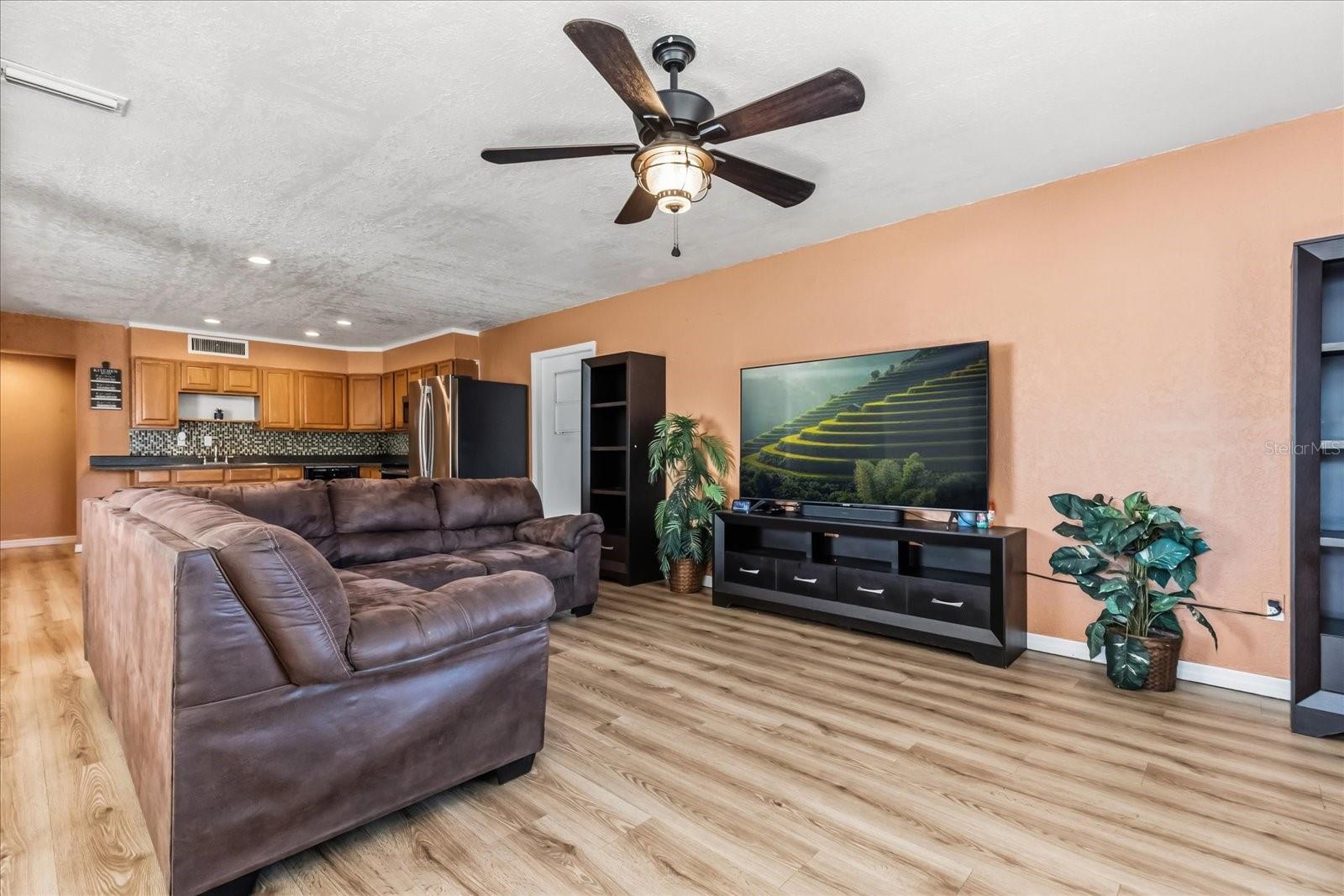 Image 2 of 24 For 39560 Meadowood Loop