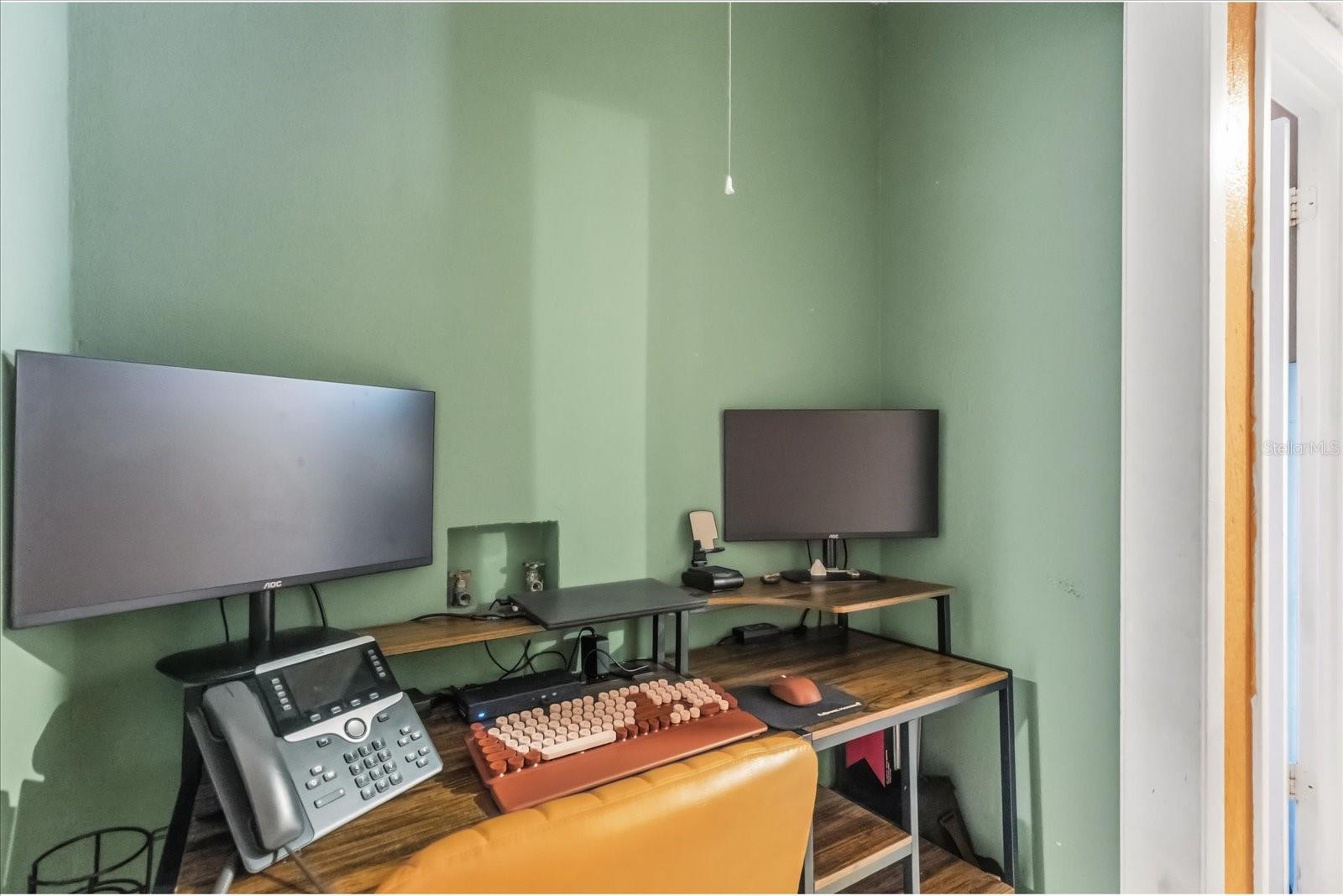 Image 20 of 24 For 39560 Meadowood Loop