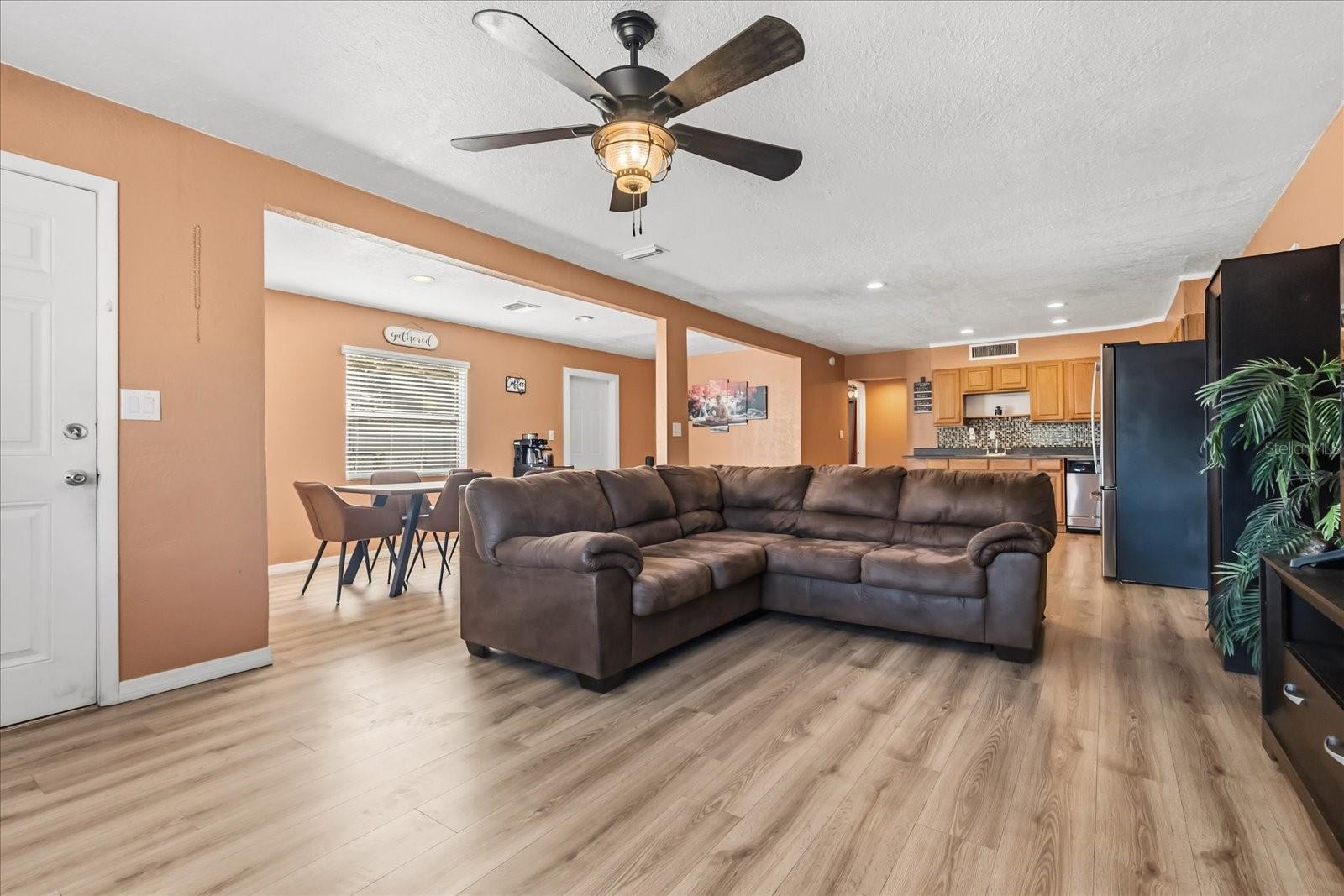 Image 4 of 24 For 39560 Meadowood Loop