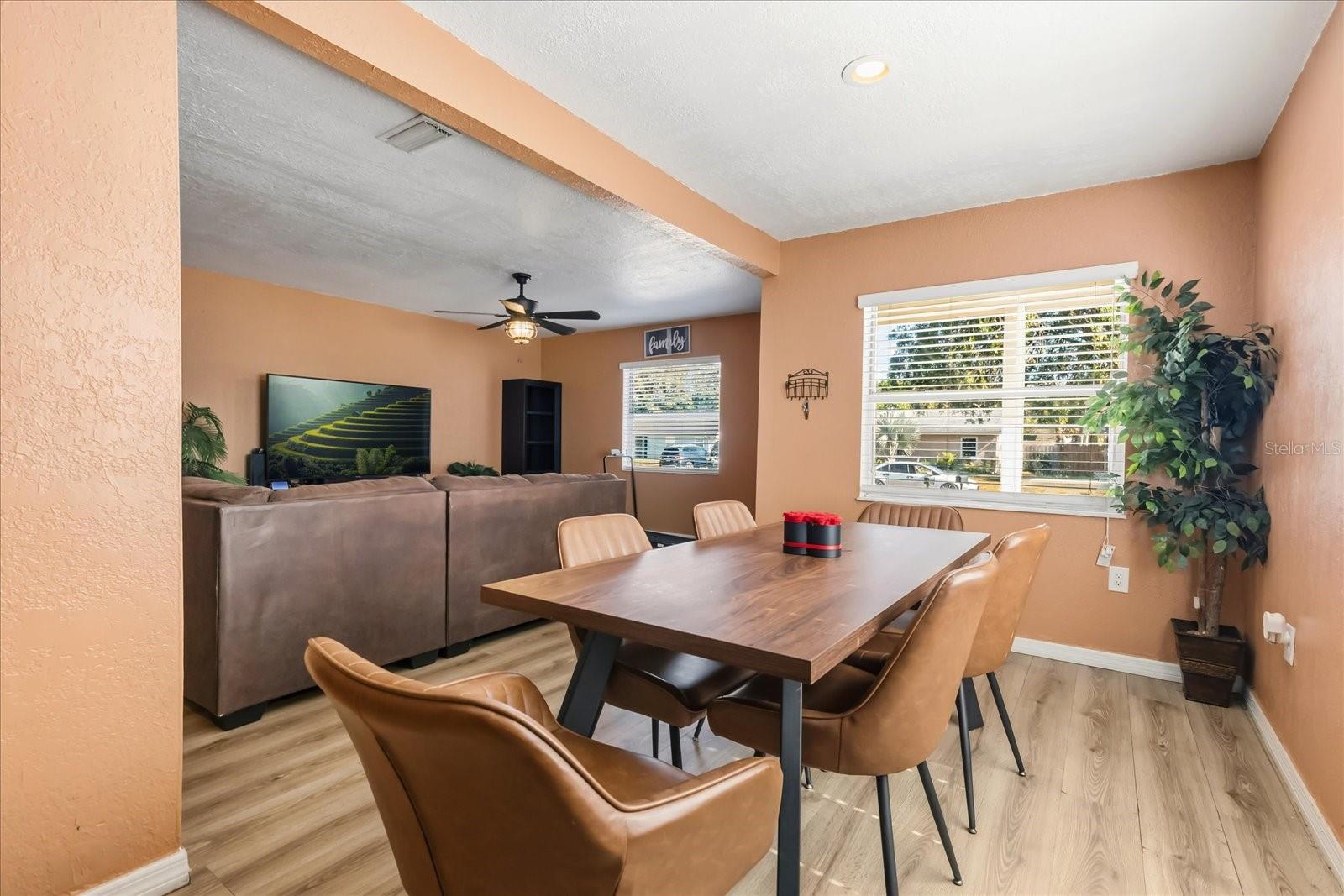 Image 6 of 24 For 39560 Meadowood Loop