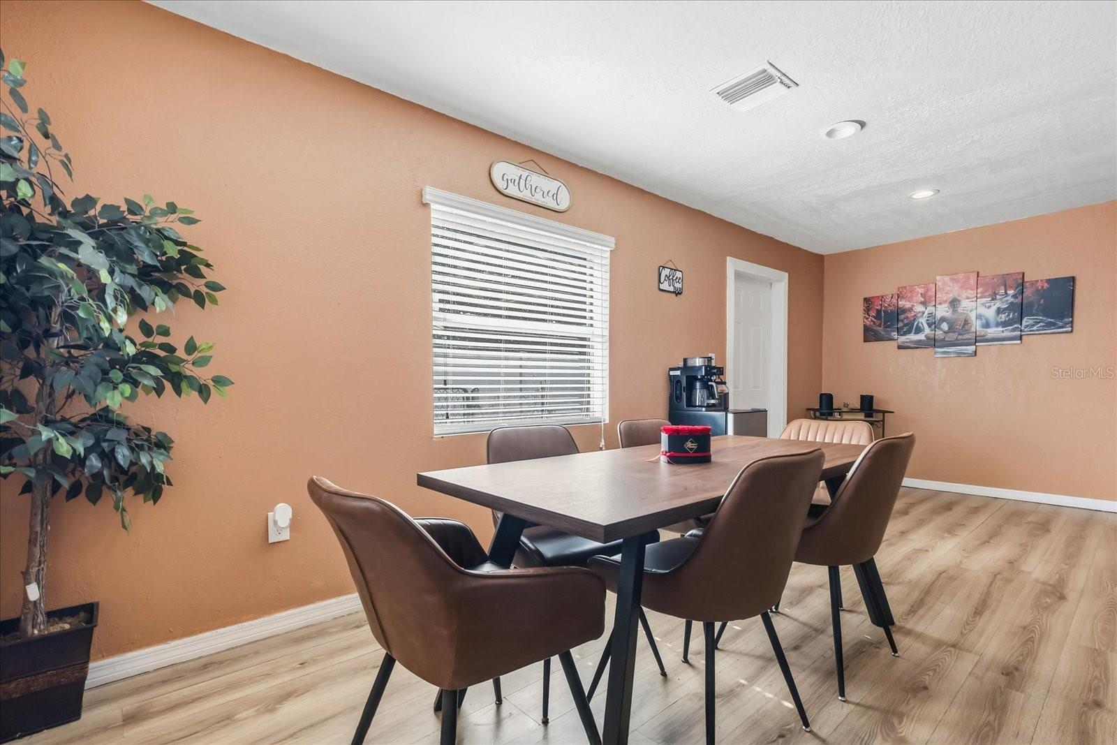 Image 7 of 24 For 39560 Meadowood Loop