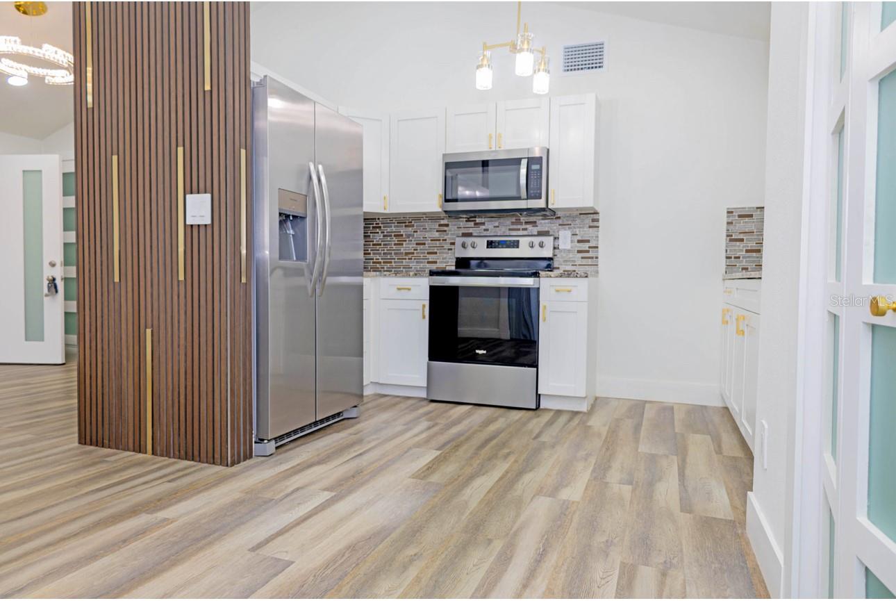 Image 4 of 17 For 8709 Marlin Court