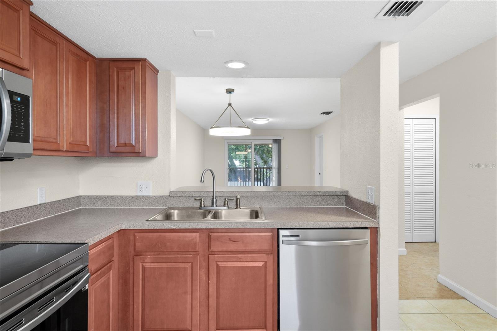 Image 6 of 31 For 3880 34th Avenue S 203