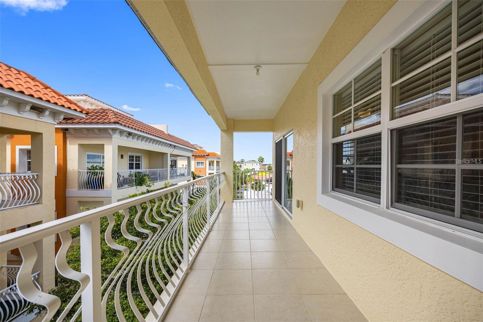 Image 23 of 51 For 146 175th Terrace Drive E