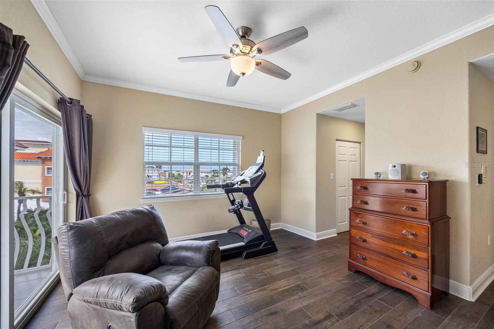 Image 27 of 51 For 146 175th Terrace Drive E