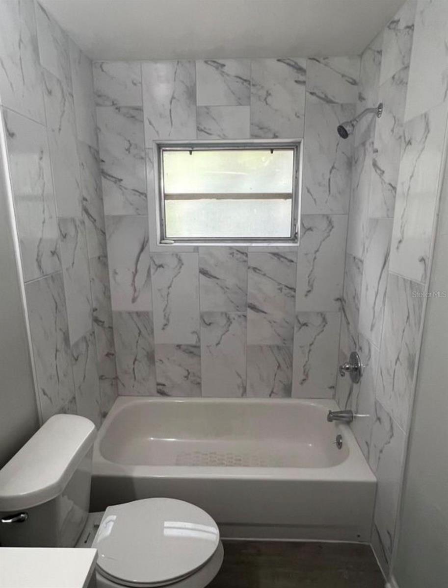 Image 18 of 21 For 1601 Marks Drive