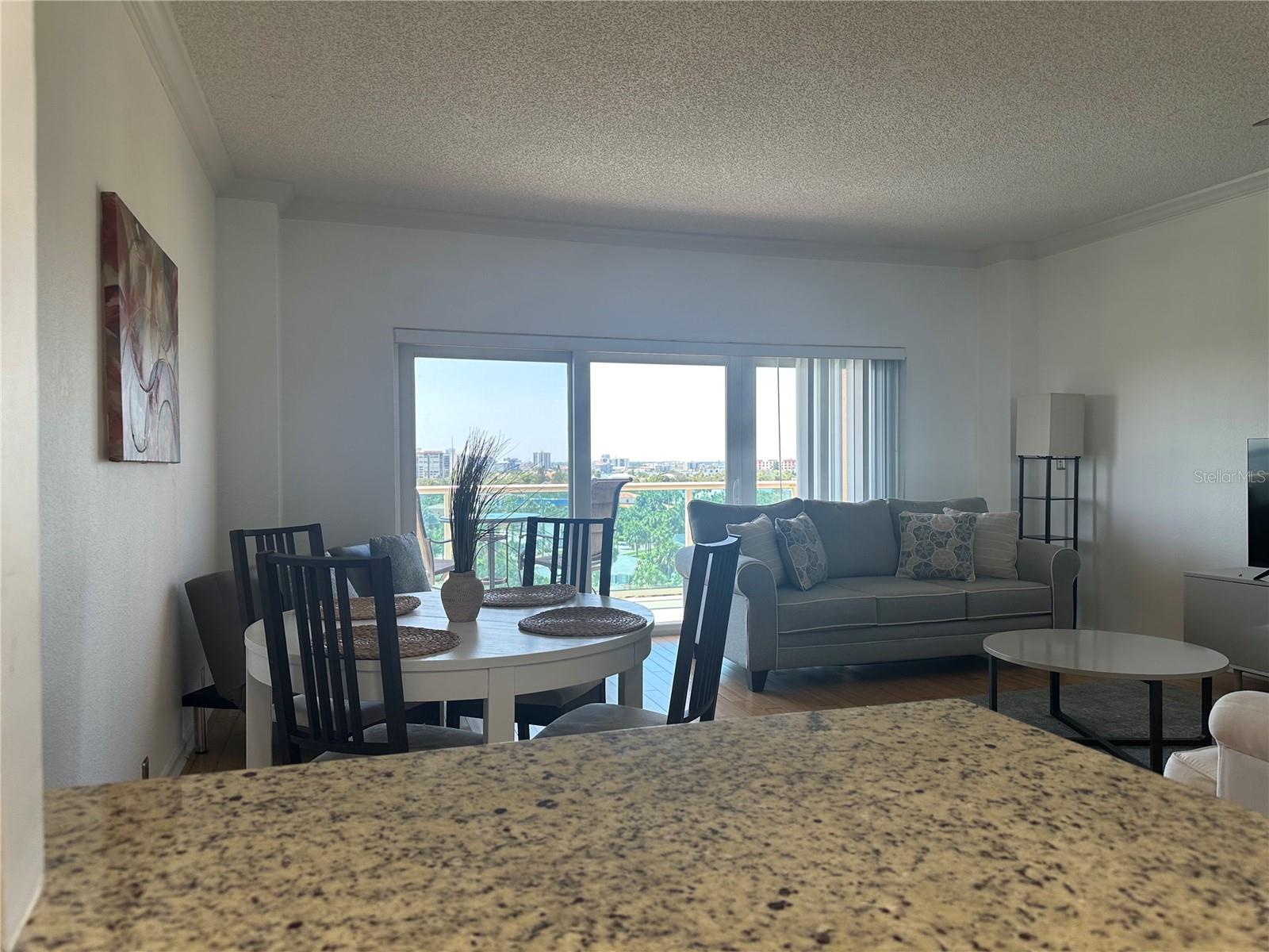 Image 8 of 14 For 880 Mandalay Avenue S606