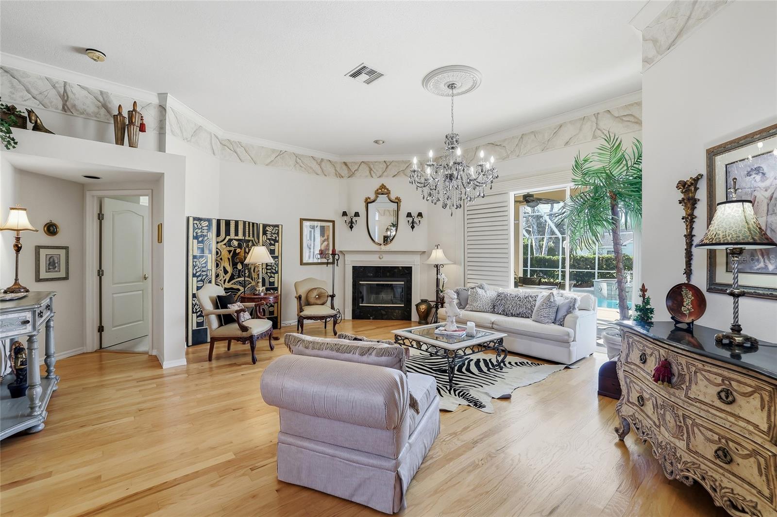 Listing photo id 9 for 4092 Carlyle Lakes Boulevard