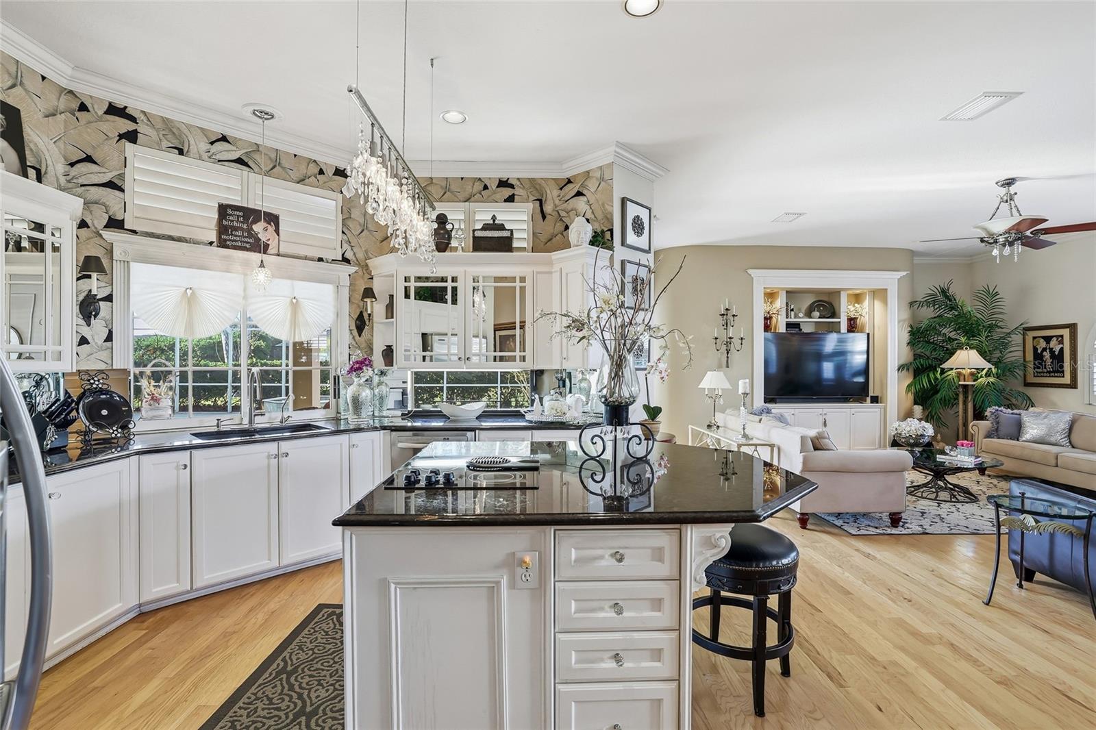 Listing photo id 12 for 4092 Carlyle Lakes Boulevard