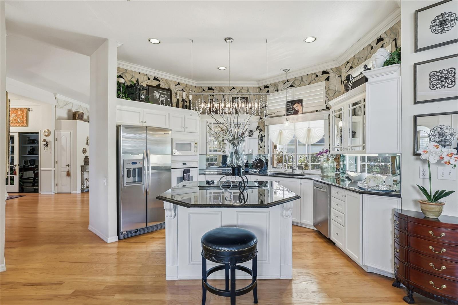 Listing photo id 14 for 4092 Carlyle Lakes Boulevard