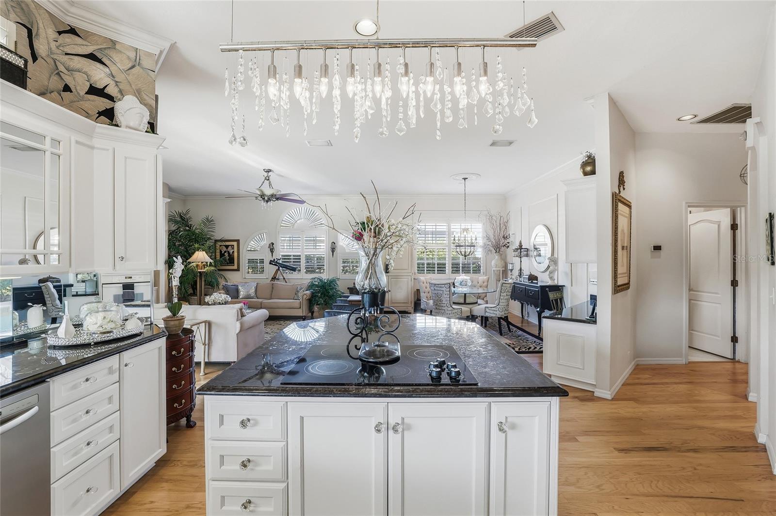 Listing photo id 18 for 4092 Carlyle Lakes Boulevard