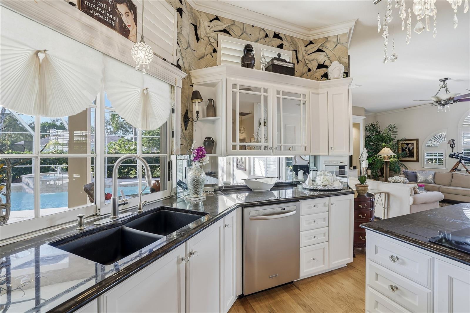 Listing photo id 19 for 4092 Carlyle Lakes Boulevard