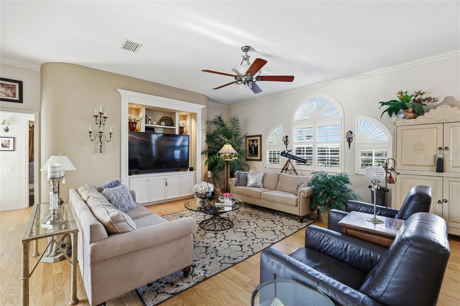 Listing photo id 24 for 4092 Carlyle Lakes Boulevard