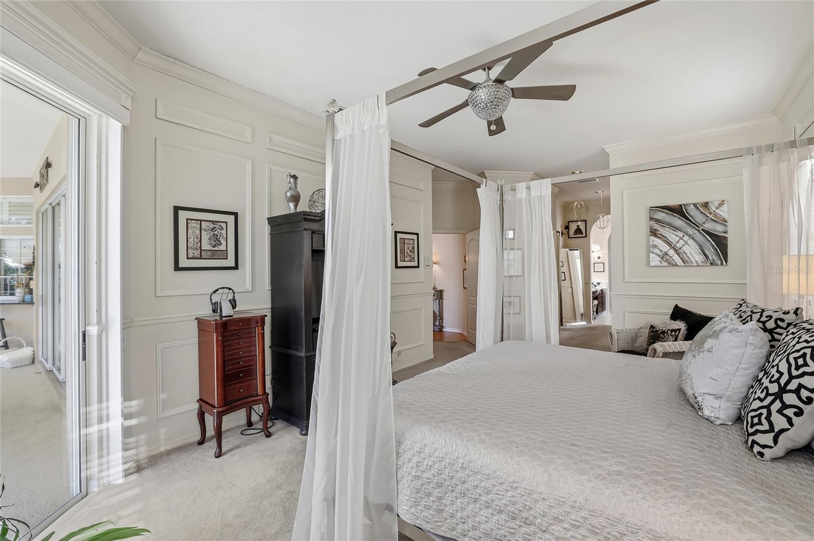 Listing photo id 30 for 4092 Carlyle Lakes Boulevard